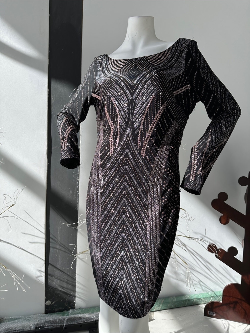 NEW stunning sexy Le Chateau LeChateau Black silver Rose gold Body-con Dress